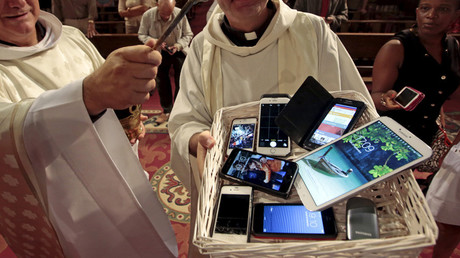 Confessing your sins? There’s an app for that! Catholic Church launches ‘Sindr’