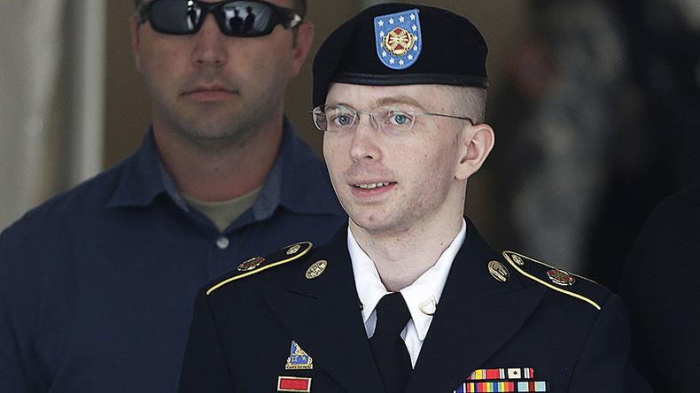Petition to commute Manning’s prison sentence to time served reaches 100k goal