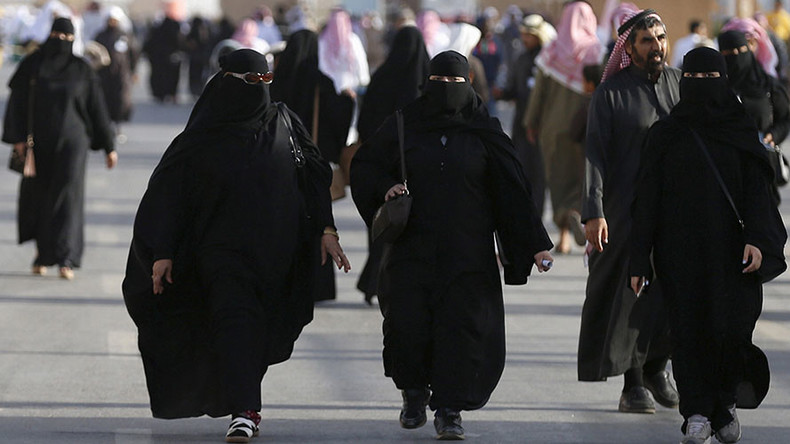 Saudi woman arrested for going out without traditional Muslim clothing – reports