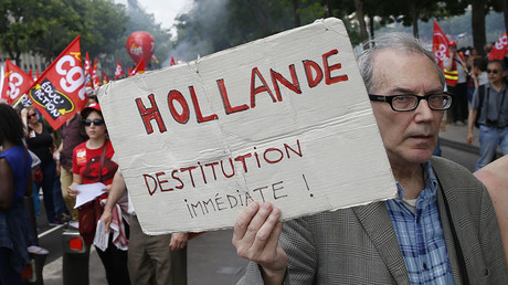Hollande’s term ending with ‘political chaos & collapse,’ Fillon says