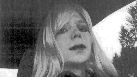 Army doctor denies official recognition of Chelsea Manning gender transition