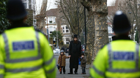 UK to adopt official anti-Semitism definition following rise in incidents targeting Jews – reports
