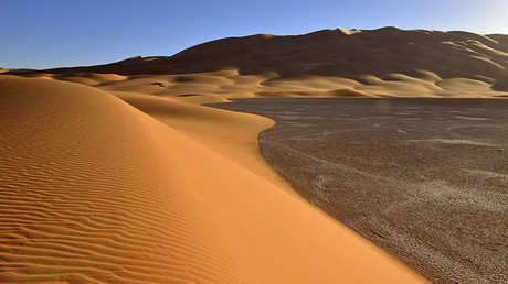 Sahara’s red sands covered by snow (VIDEO, PHOTOS)
