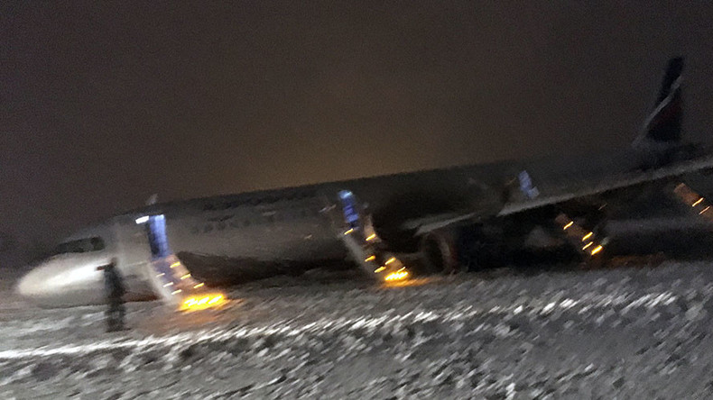 Rough landing: Plane veers off runway in Russia, passengers evacuated (VIDEO)