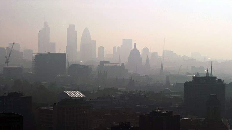 Govt accused of ‘criminal neglect’ over smog that killed 300 people in 10 days