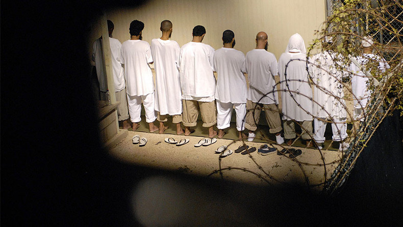 US sends 10 Guantanamo Bay detainees to Oman