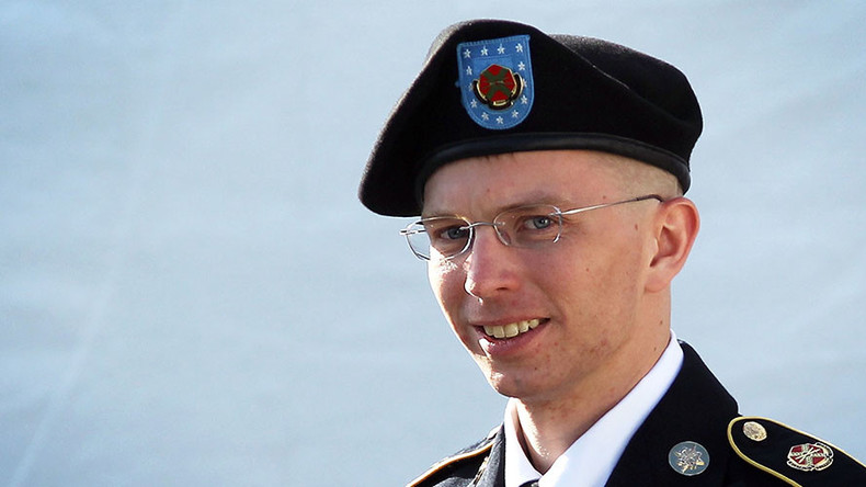 ‘This is awesome’: Twitter reacts as Obama cuts Chelsea Manning’s sentence