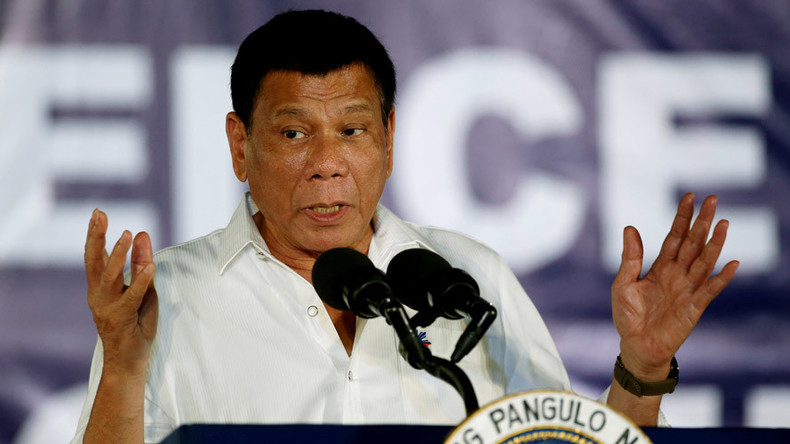 Try meth before criticizing war on drugs, Duterte tells priests the day Pope blesses Philippines