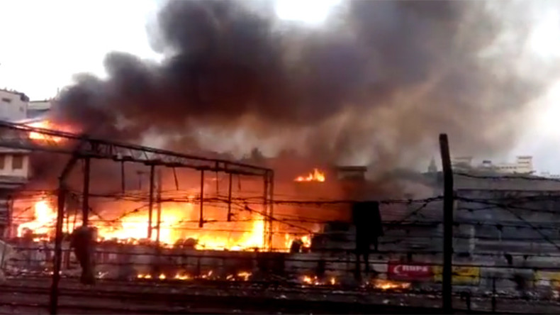 Multiple injuries reported as major fire breaks out near Mumbai train station (PHOTOS, VIDEOS)