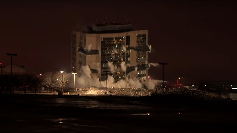 10-storey office block razed to the ground in five seconds (VIDEO)