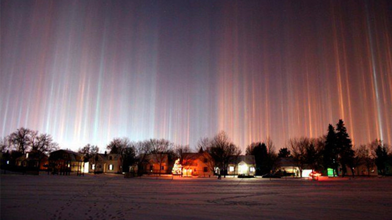 Magical ‘light pillar’ phenomenon spotted across Russian skies