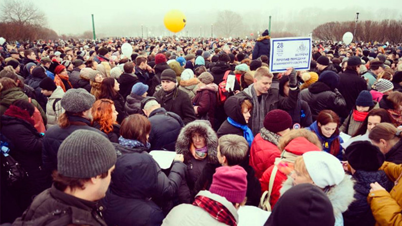Hundreds protest handover of St. Petersburg’s landmark cathedral to Russian Orthodox Church 