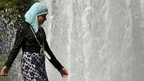 Austrian FM pushes for Islamic headscarf ban for all public servants
