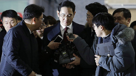 Samsung chief questioned as suspect in national corruption scandal