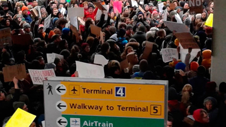 ‘Let them in’: Hundreds protest at JFK airport after Trump’s ‘Muslim ban’ (PHOTOS, VIDEOS)