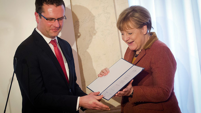Award for Merkel over migration policy during 2015 crisis raises eyebrows on social media