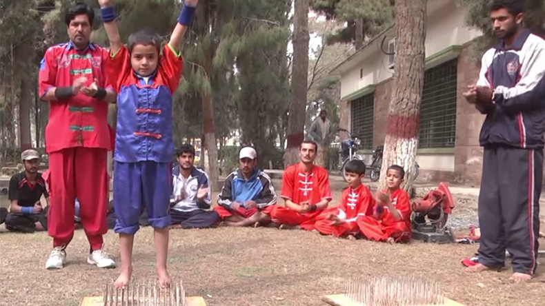 Ministry of Silly Stunts? Bizarre Pakistani school for razor wire tricks seeks govt funding (VIDEO)