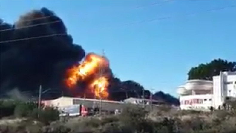 Huge blast rocks chemical plant in Valencia, Spain (VIDEO)