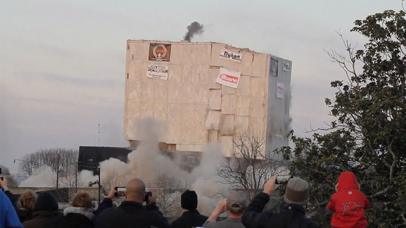 55,000 ton building flattened in seconds with 500lbs of explosives in Atlanta (VIDEO)
