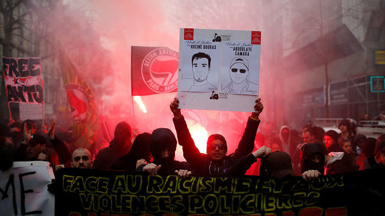 Molotov cocktails & tear gas: Clashes erupt at police brutality protest in Paris (PHOTOS, VIDEO)