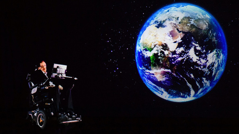 Stephen Hawking appears at conference via hologram, discusses Trump (VIDEO)