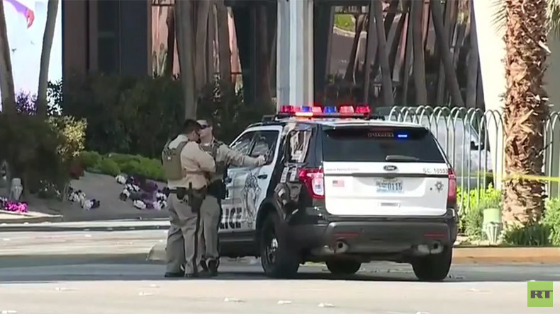 Las Vegas shooting: Gunman surrenders after killing 1, barricading himself on bus