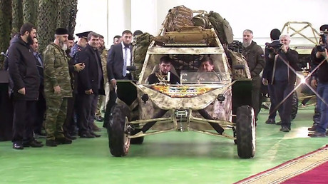 Chechen leader test-drives new military buggy, mulls potential deployment in Syria (VIDEO)
