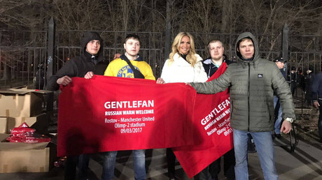 'Treated us like rock stars!' Man United awed by Russian fans welcoming British with blankets