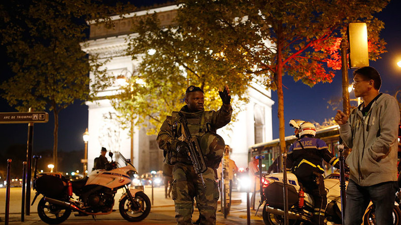 Champs-Elysees shooting: ‘Terrorist’ gunman kills police officer, injures 3 others