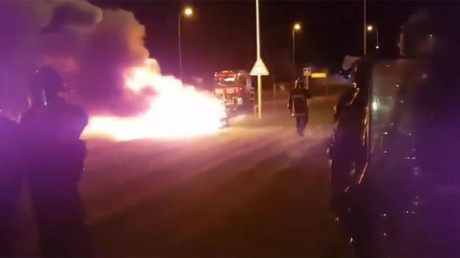 Paris prison guards burn tires, clash with riot police outside Europe’s largest jail (PHOTOS, VIDEO)