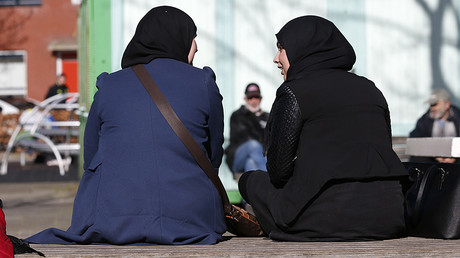 ‘All women’ could be asked to wear headscarves in ‘solidarity’ with Muslims – Austrian president