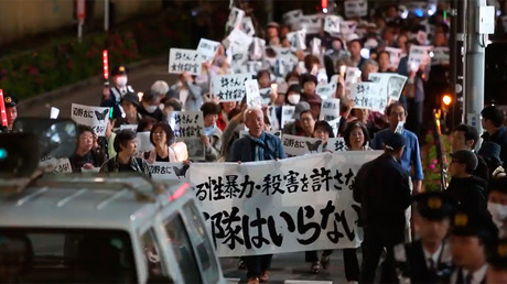 Hundreds protest US military flights over Okinawa schools after 2 dangerous incidents (PHOTOS)