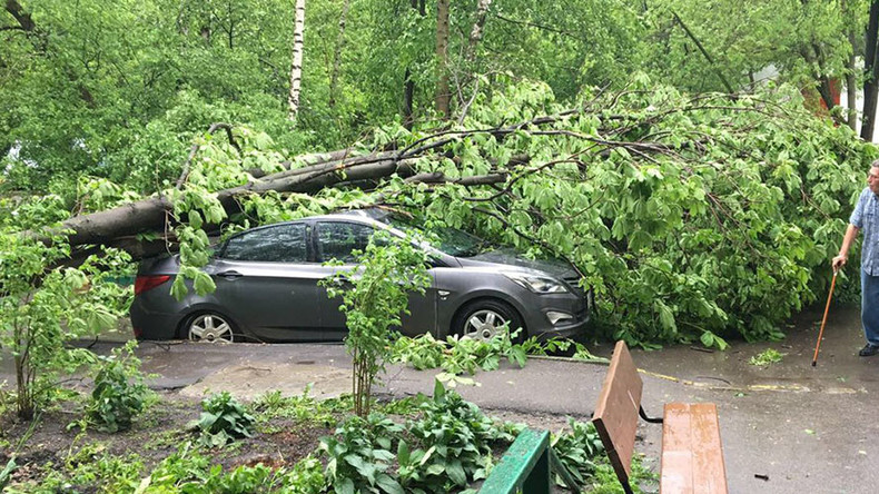 Dozen killed, over 120 injured in Moscow as severe storm causes havoc (PHOTO, VIDEO)