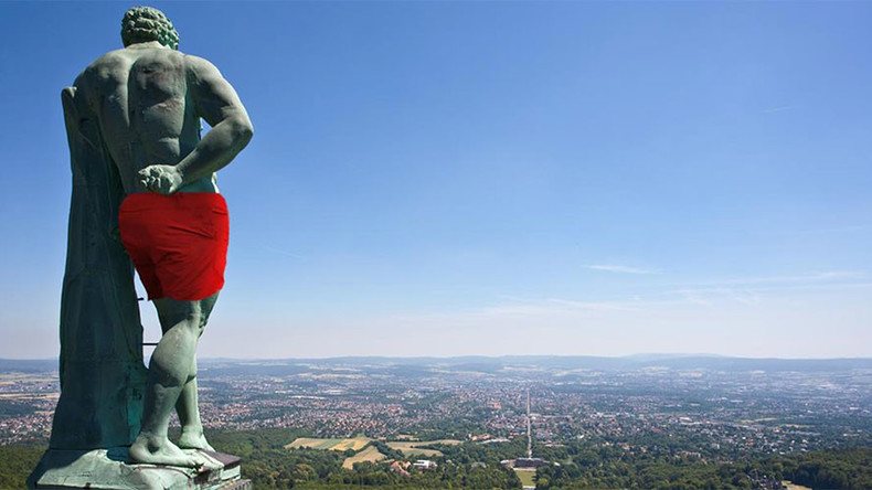 Hercu-less: Facebook censors 300yo nude German statue, prompting digital ‘cover-up’