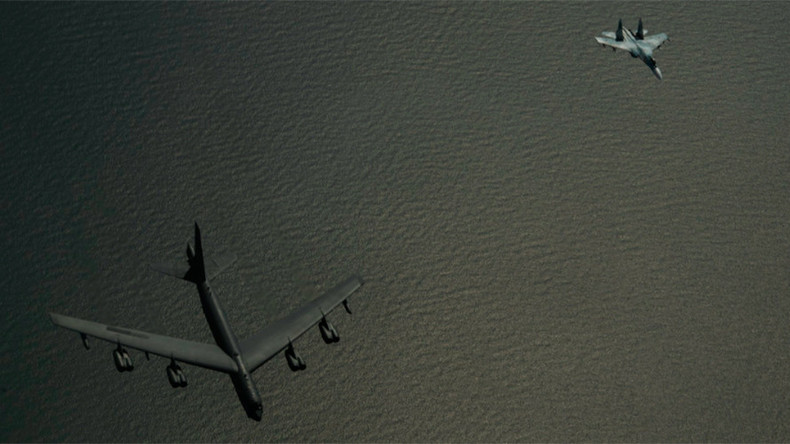 Russian fighter jet intercepts 2 US bombers over Baltic Sea (PHOTOS)