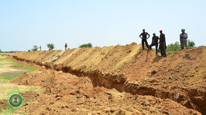 Nigeria university builds trench to stop Boko Haram attacks after suicide bombings (PHOTOS)