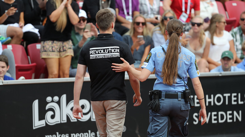 Nazi intruder bypasses security, invades Swedish Open tennis court (VIDEO)