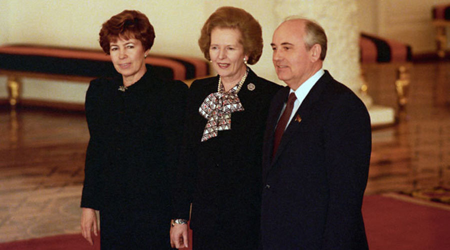 Mikhail Gorbachev (right) with wife, Raisa, receiving British Prime Minister Margaret Thatcher (center) during her official visit to the USSR. © Yuryi Abramochkin © Sputnik