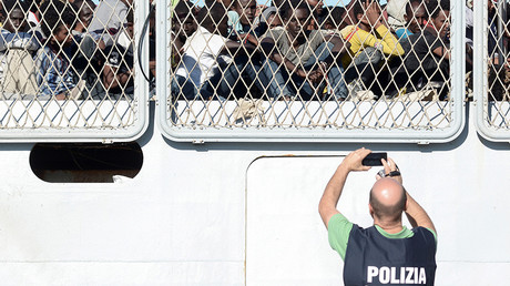 Mafia & migrant gang violently forcing refugees to sell drugs in Sicily