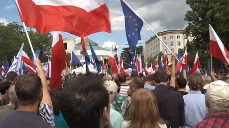 EU triggers unprecedented proceedings against Poland, sanctions could follow