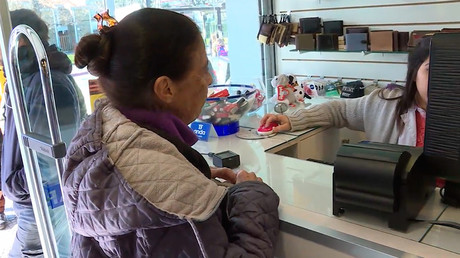 Long queues at Uruguayan pharmacies as recreational cannabis finally legal to sell (VIDEO)