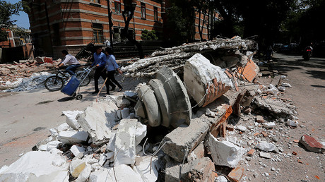 Mexico quake: Moment buildings collapse caught on camera (VIDEOS)
