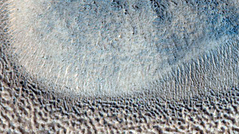 Strange Mars pits captured in incredible detail (VIDEO)