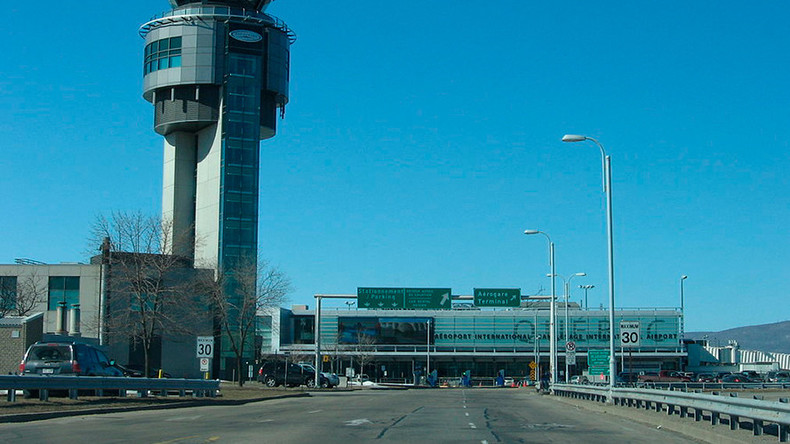 Passenger plane hit by drone while flying into Quebec airport