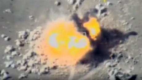 Russian MoD releases videos of Air Force hitting ‘terrorist vehicles & hideouts’ in Syria