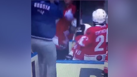 Ice hockey coach fired after hitting junior player with stick (VIDEO)