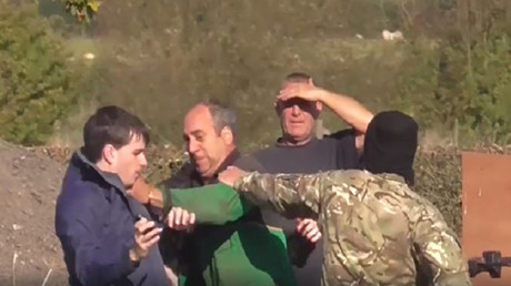Farmer filmed attacking anti-hunting campaigners, ramming them with quad bike (VIDEO)