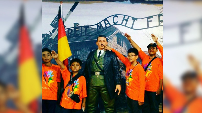 Pose with Hitler?! Indonesian museum offers happy snaps in front of Auschwitz display for ‘fun’