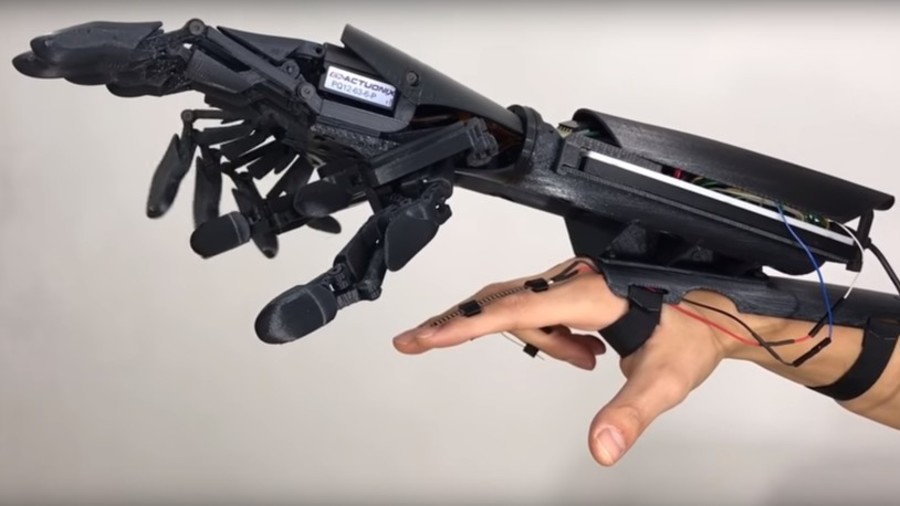 Robotic gloves give you ‘double hands’ (VIDEO)