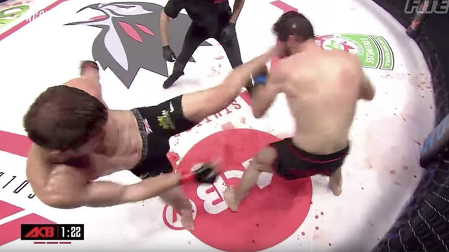 MMA fighter KOs opponent with vicious head kick despite breaking own arm mid-fight